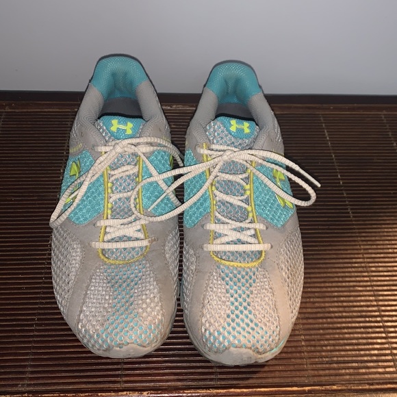 Under Armour Women’s Running Shoes Sz 7.5 - Picture 3 of 6